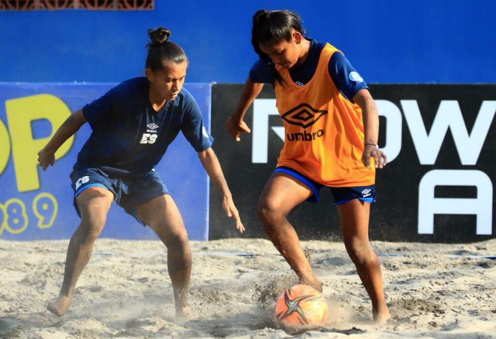 Selecciones de fútbol playa afinan últimos detalles para El Salvador Beach  Soccer Cup 2022 – Diario La Página