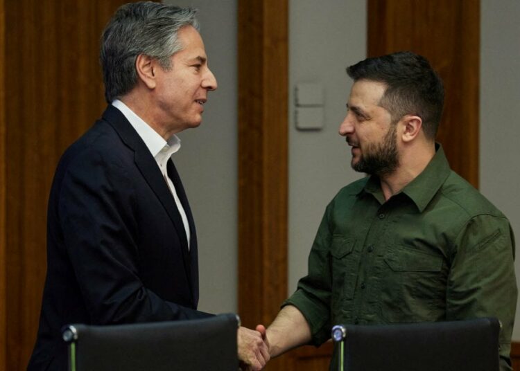 Biden reabrirá la embajada de EE.UU. en Kiev y se comprometió a enviar más ayuda militar