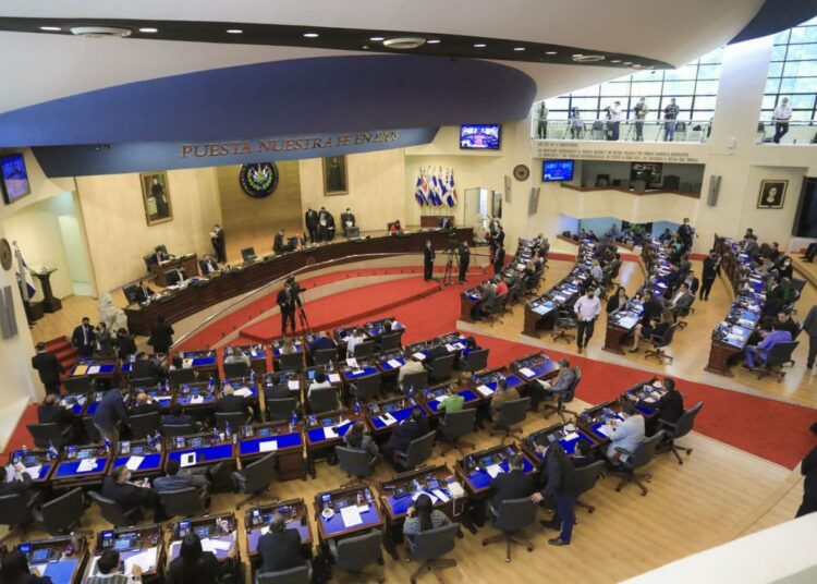 Asamblea aprueba ley para usar armas, dinero y bienes incautados a organizaciones terroristas