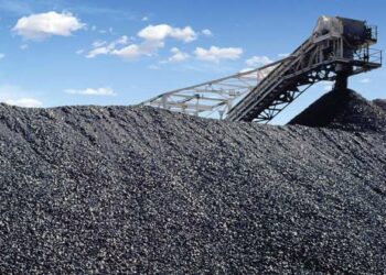 La Unión Europea aprueba un embargo contra el carbón ruso