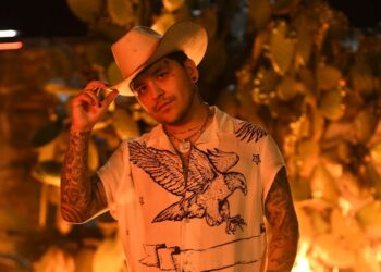 Christian Nodal reveló qué hizo con el tatuaje de los ojos de Belinda