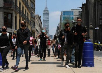 Sigue bajando el número de casos y de muertes por COVID-19 en el mundo