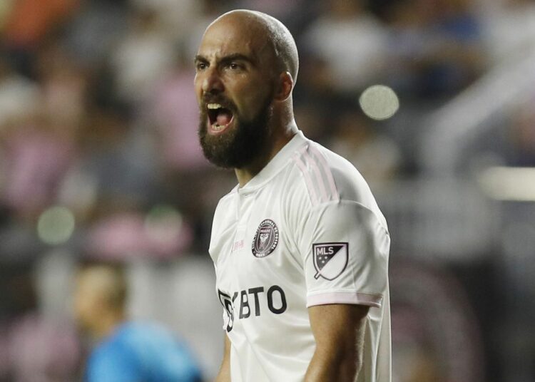 Gonzalo Higuaín se retirará del fútbol este año, así lo confirmó el padre del jugador