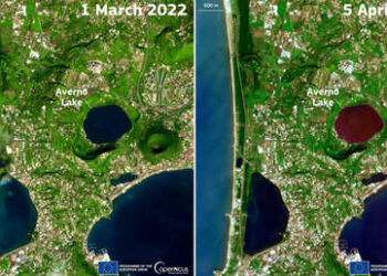 Captan desde el espacio cómo un lago italiano se tiñó de color rojo