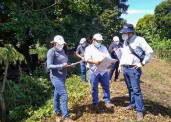 Bancada Cian se compromete a legalizar terrenos habitados por cientos de familias que fueron olvidadas por los gobiernos de Arena y el FMLN