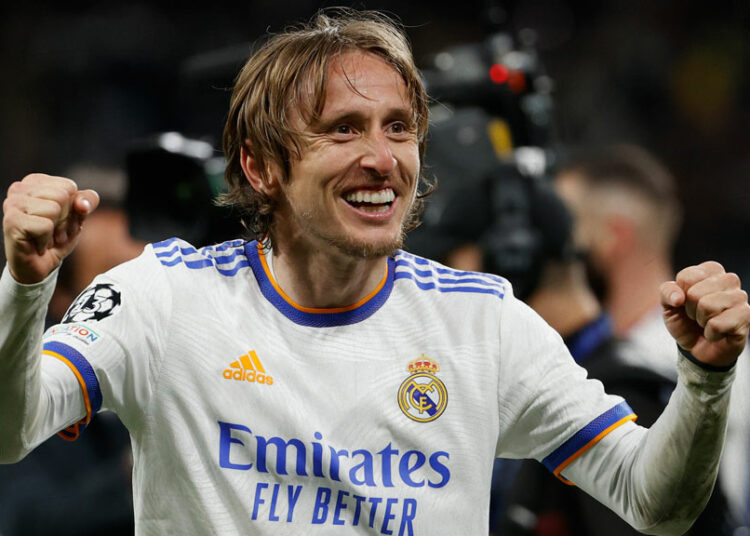 La doble oferta del Real Madrid a Luka Modric para que se quede en el club