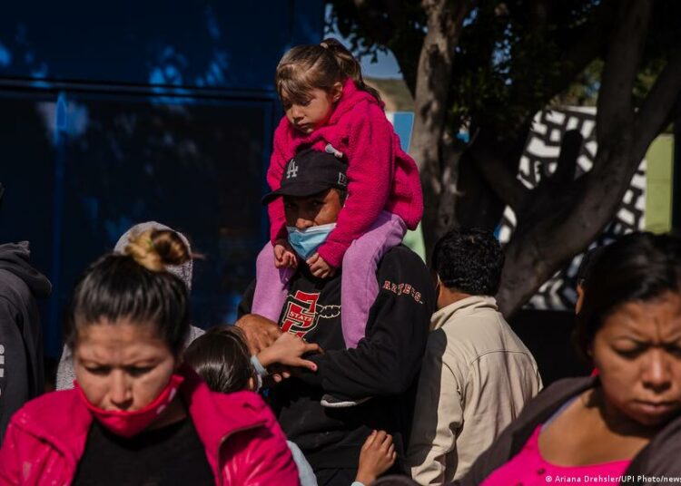 México rescata a más de 300 migrantes, la mayoría guatemaltecos