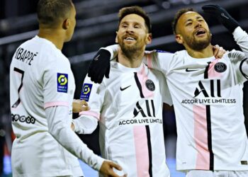 Con tripletes de Neymar y Mbappé el PSG venció 6-1 al Clermont en la Ligue 1