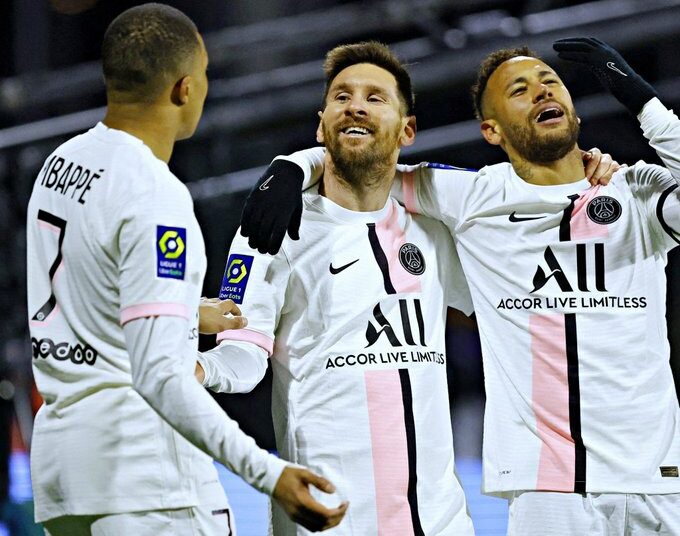 Con tripletes de Neymar y Mbappé el PSG venció 6-1 al Clermont en la Ligue 1