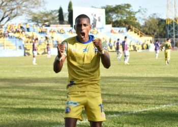 Nicolás Muñoz rompe el récord centroamericano de goles del guatemalteco Juan Carlos Plata