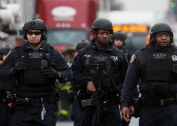 Tiroteo en una estación del metro de Nueva York deja unos 13 heridos