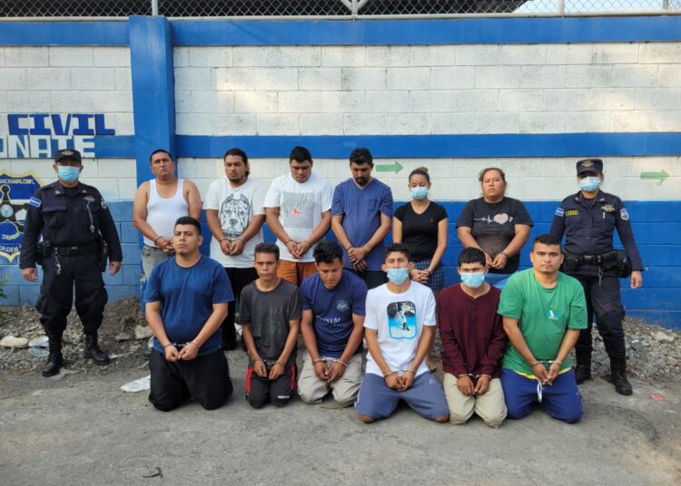 Capturan a 12 pandilleros en zonas del Puerto de Acajutla y playa Los Blancos, Sonsonate