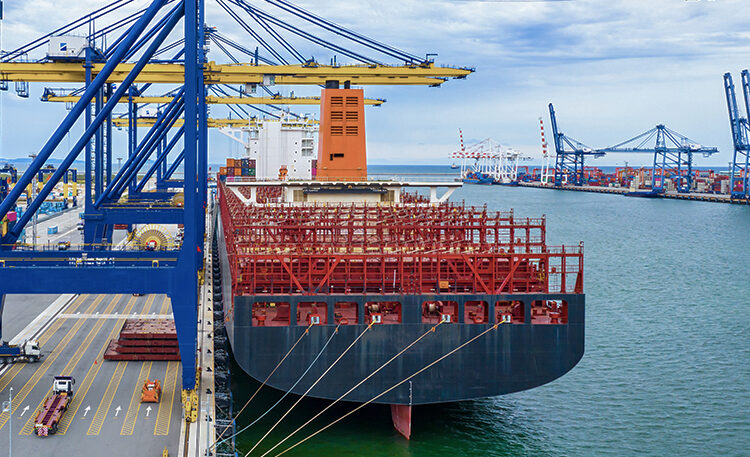 Washington anunció la prohibición de todos los barcos vinculados a Rusia en puertos de los EE. UU. y otros $800 millones de ayuda para Ucrania