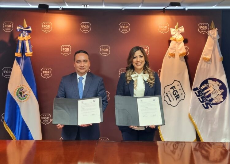 ISSS y FGR firman convenio para procesar a empleadores que se apropian de cuotas laborales