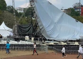 Colapsa escenario de Gloria Trevi en Veracruz previo a su concierto