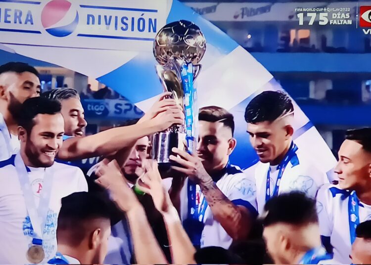Alianza es el bicampeón del fútbol nacional tras derrotar a Águila y conquista la Copa 17 en su historia