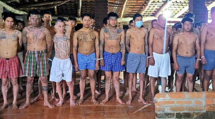 Capturan a otros 82 pandilleros en Santa Ana