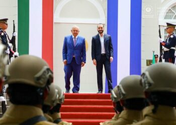 Presidente de México llega a El Salvador donde se reunirá con presidente Bukele para tratar temas de cooperación y migración