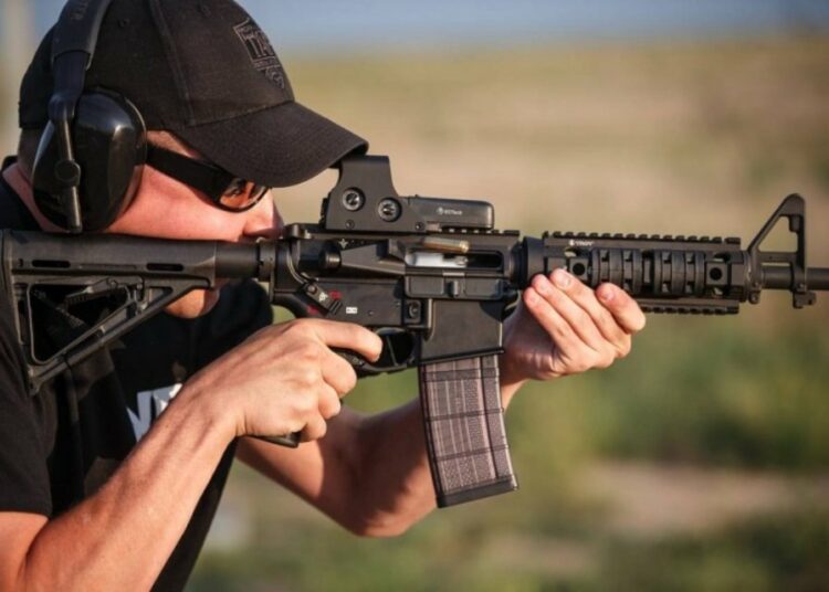 AR-15: el popular rifle de asalto que ha sido utilizado en todos los tiroteos masivos de la última década en EEUU
