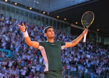 Tocado por los dioses: Carlos Alcaraz vence a Djokovic en las semifinales del Masters 1000 de Madrid