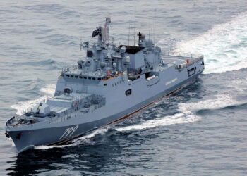 La principal fragata rusa en el Mar Negro habría sido alcanzada por misiles ucranianos