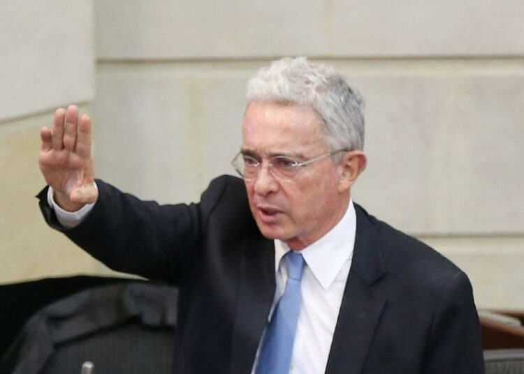 Alvaro Uribe cuestionó la investigación penal que podría llevarlo a juicio