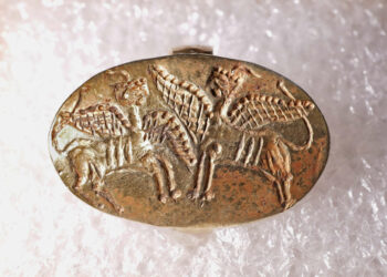 La Fundación Nobel devuelve a Grecia un anillo micénico de oro robado en la isla de Rodas por los nazis