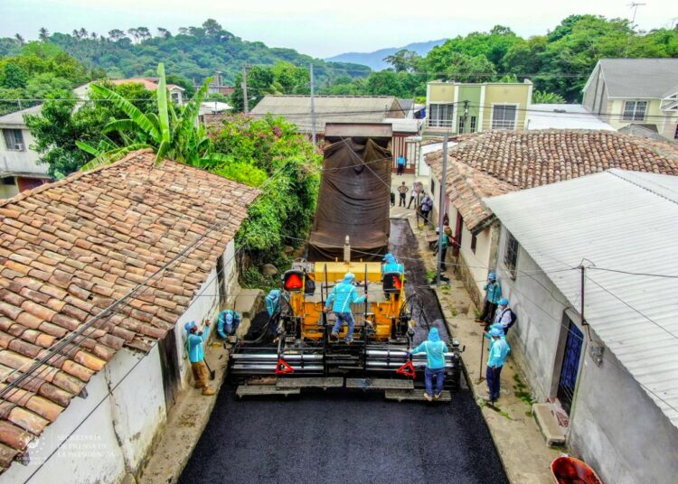 Gobierno repara principales calles de Chinameca en San Miguel como parte del trabajo articulado con la municipalidad