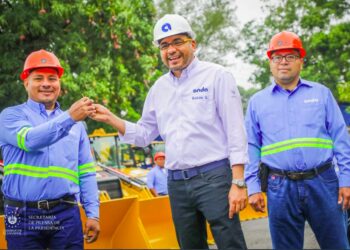 Gobierno entregó maquinaria pesada a regiones operativas de ANDA a fin de fortalecer su capacidad de respuesta