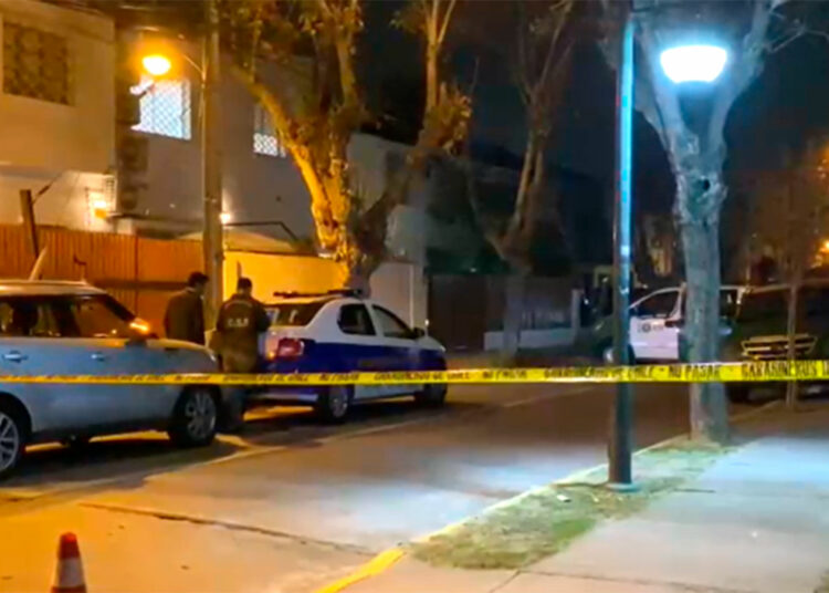 Roban a la ministra de Defensa y a un escolta del presidente de Chile