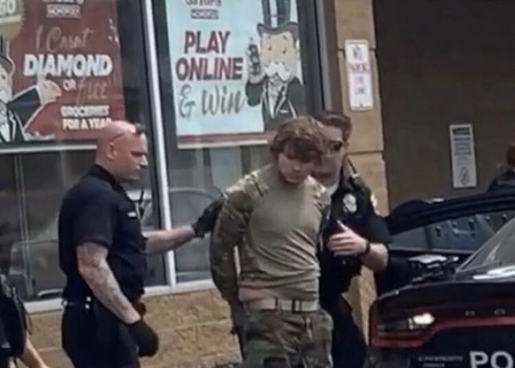 IMÁGENES FUERTES | Asesino del tiroteo en Buffalo transmitió masacre en vivo