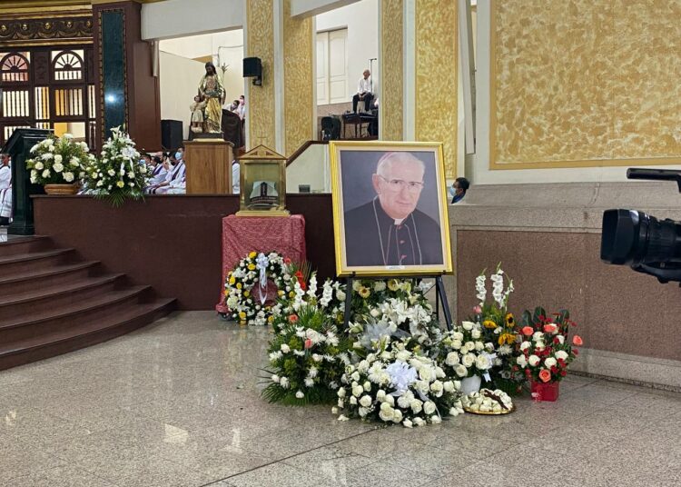 Arquidiócesis de San Salvador realizó misa fúnebre y sepultura de monseñor Fernando Sáenz Lacalle