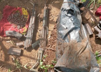 Localizan armas enterradas que pertenecieron al FMLN y ahora eran usadas por pandilleros