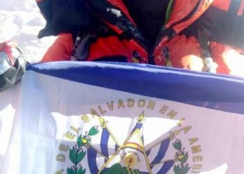 Así vivió Alfa Karina su llegada a la cumbre del Monte Everest