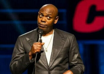 (VIDEOS) Dave Chappelle es atacado en el escenario durante uno de sus shows en Hollywood
