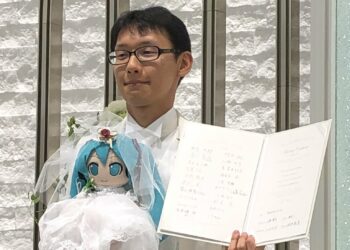 En Japón cada vez más gente se casa con sus personajes de anime favoritos: así viven los «fictosexuales»
