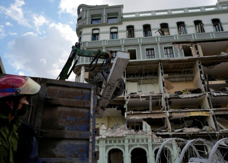 Aumentaron a 40 los muertos por la explosión en el Hotel Saratoga de La Habana