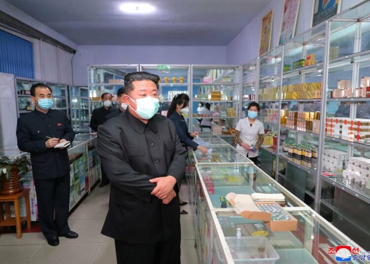 Corea del Norte reconoce problemas para responder al contagio masivo de COVID-19