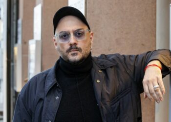 El cineasta ruso exiliado Kirill Serebrennikov condenó en Cannes la guerra en Ucrania