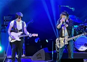 (VIDEO) Johnny Depp tocó y cantó clásicos del rock mientras espera por la sentencia del juicio con Amber Heard