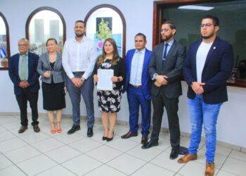 Diputados de Nuevas Ideas proponen reforma para prohibir indultos a pandillas o crímenes de guerra 