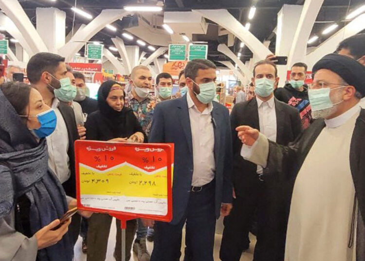 Protestas por alza de precios de alimentos dejan ya dos muertos en Irán