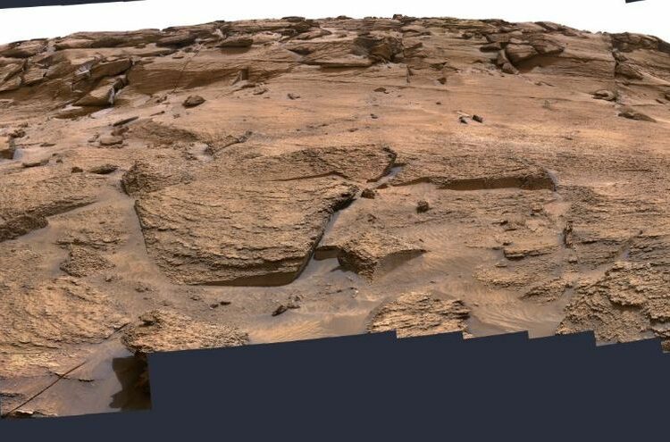 ¿Una ‘puerta’ para extraterrestres? Científicos explican la extraña foto de Marte tomada por la NASA