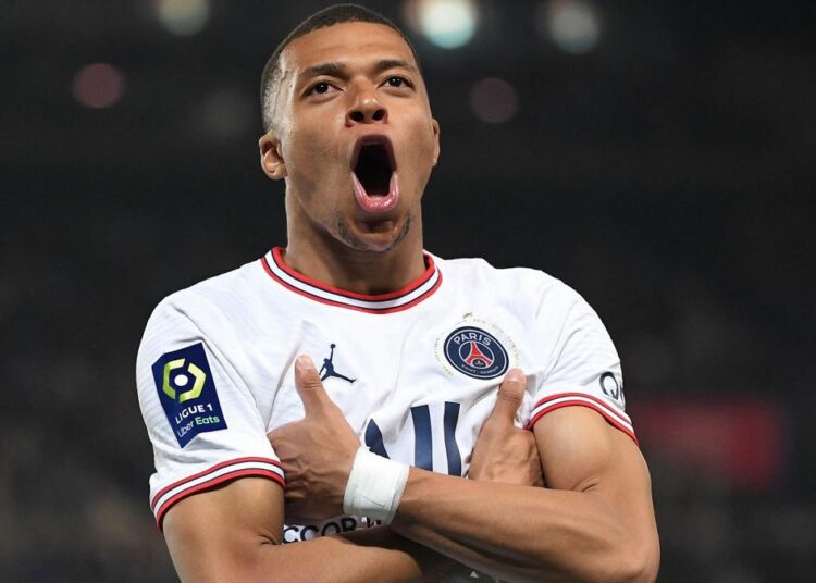 El motivo que llevaría a Kylian Mbappé podría seguir en el PSG debido un acuerdo multimillonario y la cláusula sobre su imagen