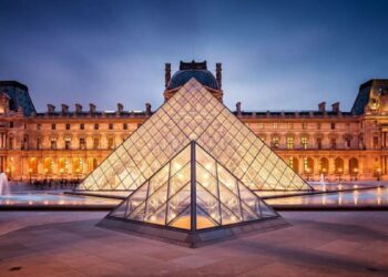 Acusan al expresidente del Museo del Louvre de tráfico de obras de arte