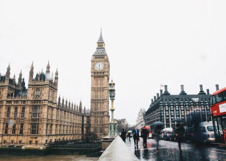 Salvadoreños tendrán que solicitar una visa para visitar al Reino Unido