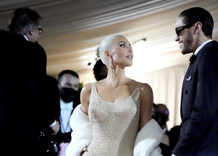 Kim Kardashian enamorada de Pete Davidson, admite que quiere casarse una vez más