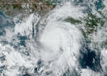 Huracán Agatha impactaría costas de Oaxaca, la tarde de este lunes como categoría 2
