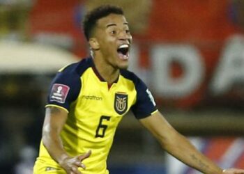 Escándalo entre Ecuador y Chile por el boleto al Mundial y los post del futbolista denunciado contra La Roja