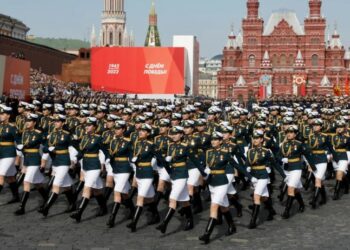 Putin exhibe misiles intercontinentales durante desfile militar